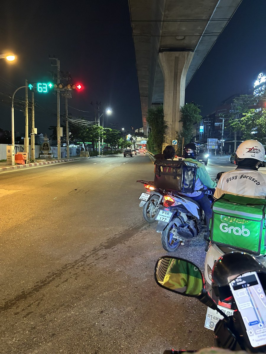 TanjaWalkemo's tweet photo. อยากอม อนุสาวรีย์คะ
#ons #ห้วยขวาง #ดินแดง #รัชดา #ลาดพร้าว #รามคำแหง #พญาไท #รามอินทรา  #จรัญ #ปิ่นเกล้า #รังสิต #ดอนเมือง #บางซื่อ #จตุจักร #เพชรเกษม #พระราม9 #ราชเทวี #บางแค #สุขุมวิท https://t.co/TGZuaLsCud