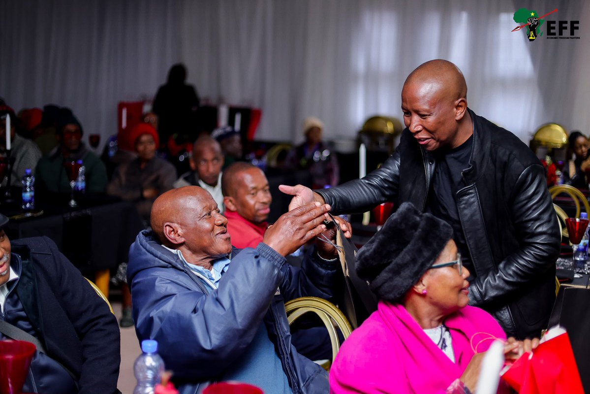 EFFSouthAfrica's tweet photo. President @Julius_S_Malema and SG @DlaminiMarshall handing over goodies to the elderly at Ekuphumleni Old Age Home today. 

The leadership went to have lunch with the elderly, after the EC Provincial Manifesto Rally in Gqeberha. #VoteEFF2026 https://t.co/7576dsYAfM