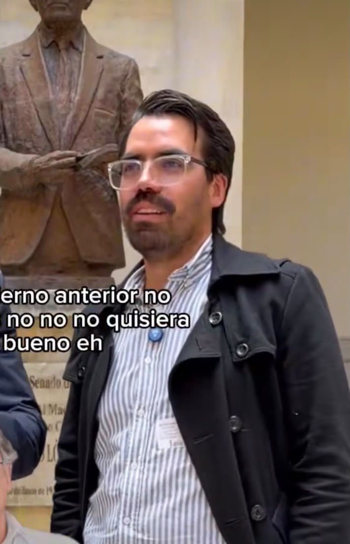MafeCarrascal's tweet photo. @mateoamayaq @mateoamayaq Es inevitable preguntarse qué rol cumples dentro de la estrategia digital en mi contra. 

¿Tu jefe política es @CarolBorda?

Dame tiempo, quizás la que se burle después sea yo. https://t.co/vlcPtXOopQ