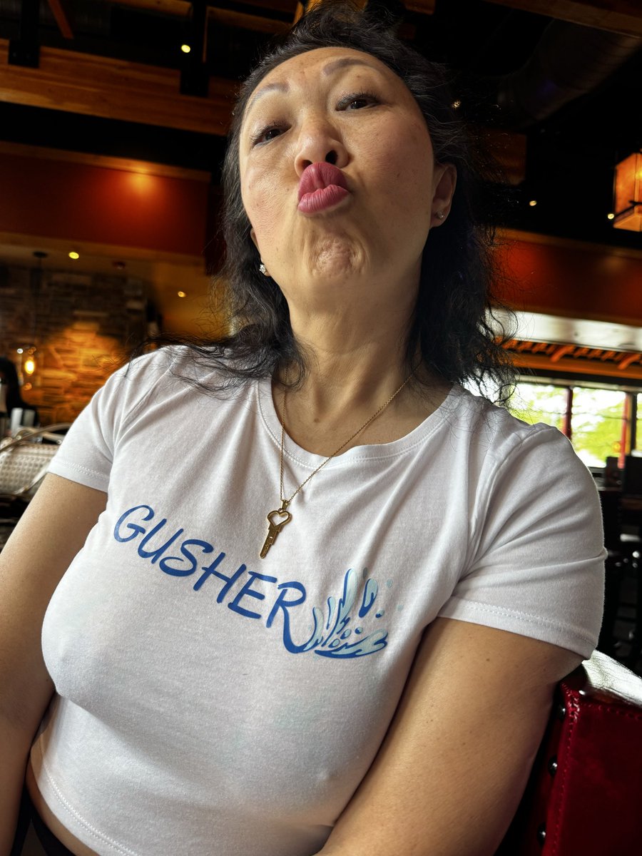 MikeFlowZZ's tweet photo. Lunch with @Aymii77 before her date tonight 😈 https://t.co/H97wHYE8lB