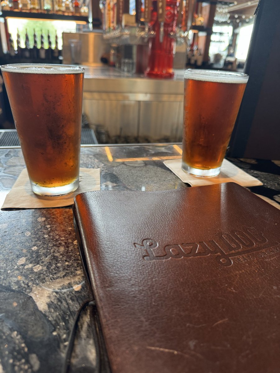 MikeFlowZZ's tweet photo. Lunch with @Aymii77 before her date tonight 😈 https://t.co/H97wHYE8lB