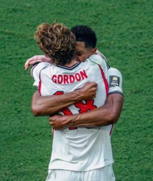 jmRMCF's tweet photo. 🎙️Anthony Gordon on playing with Jude Bellingham: 

“He feeds me balls like i’ve never seen before,..he’s truly the best midfielder in the world” https://t.co/RRAYvre7ci