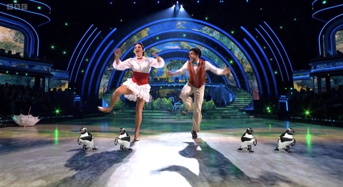 flickersuggs's tweet photo. CRYINGGGGG who in their right mind made the decision to have penguins dancing with them on screen😭😭😭 i genuinely don’t remember anything that happened after this moment #strictly https://t.co/mhnjdpvSaQ