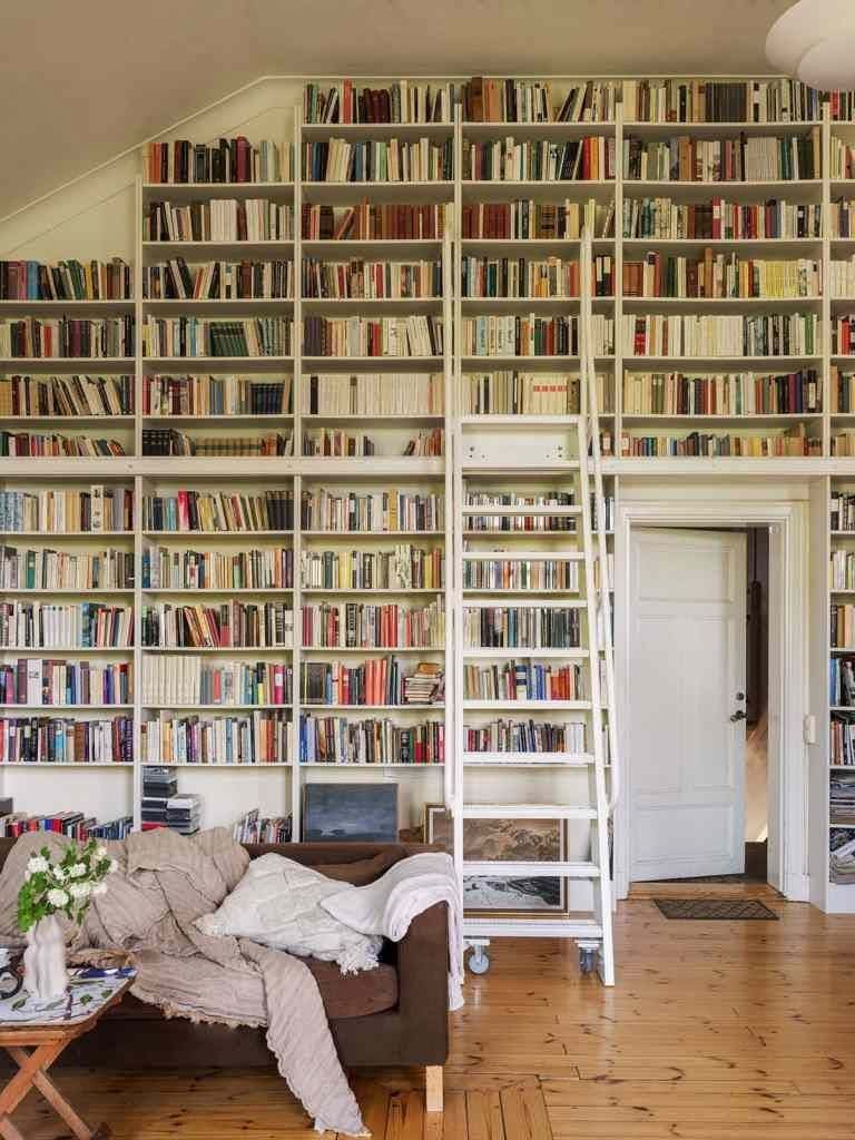 GalvanPero55796's tweet photo. "Books give rooms their meaning." https://t.co/tOWfoVS23d