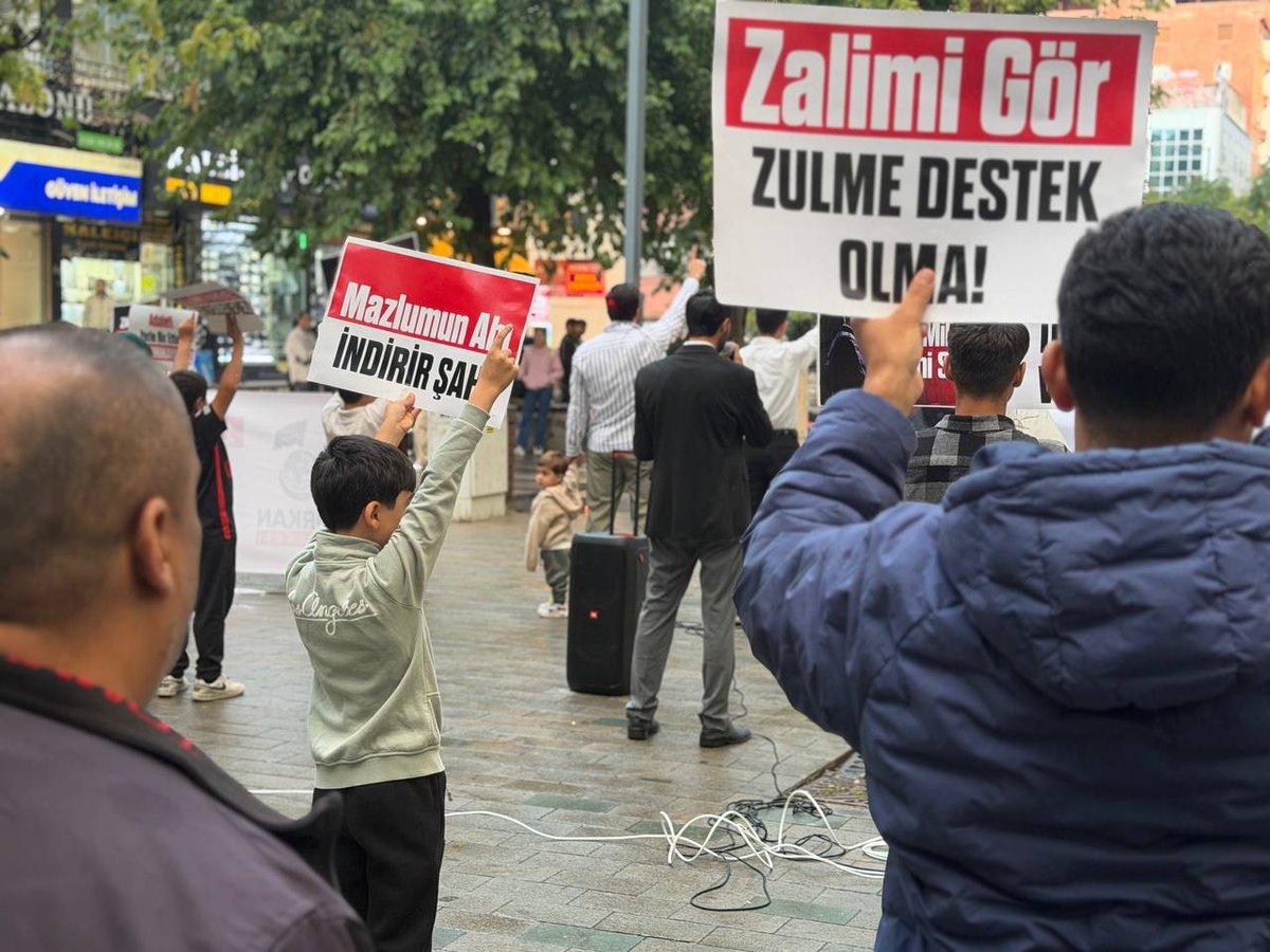 Berkann56's tweet photo. Furkan hareketi olarak tüm baskılara rağmen yolumuza devam ediyoruz. 

AsılSuçlular Yargılanmıyor
AlparslanHocaya Ozgürlük 
ZulmeKarşı Meydanlardayız
Kardeşlerimizi SerbestBırakın https://t.co/QPTPAPUZI1