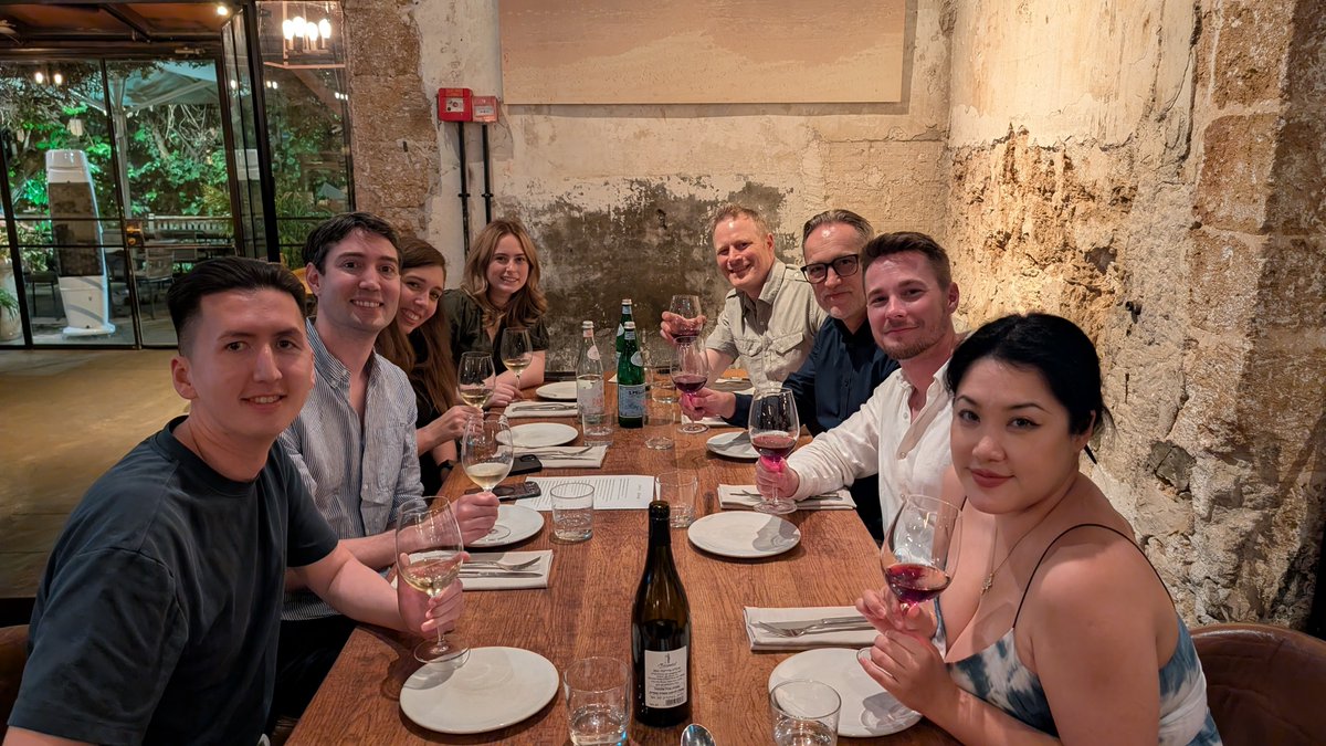 LeeHarris's tweet photo. Just wanted to thank @netanyahu for the wine and the lovely meal. https://t.co/4NqvuRU4A6