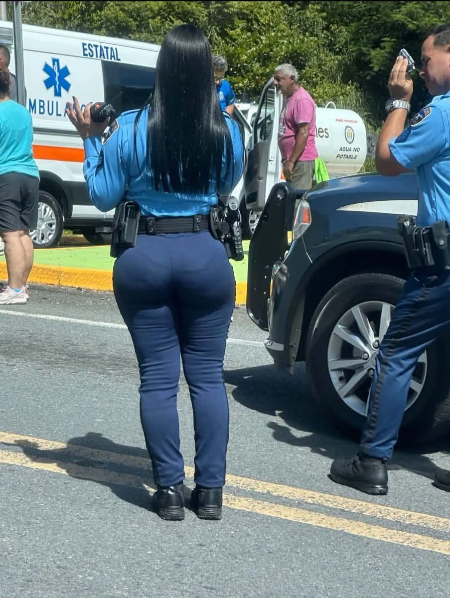 Ricky_Media1's tweet photo. 🚨 Ciales PR-149 en el desvío de la gallera accidente de auto con 3 vehículos🚨

Tomen las devidas precauciones... 🥴 https://t.co/ItLVlqVUJ9