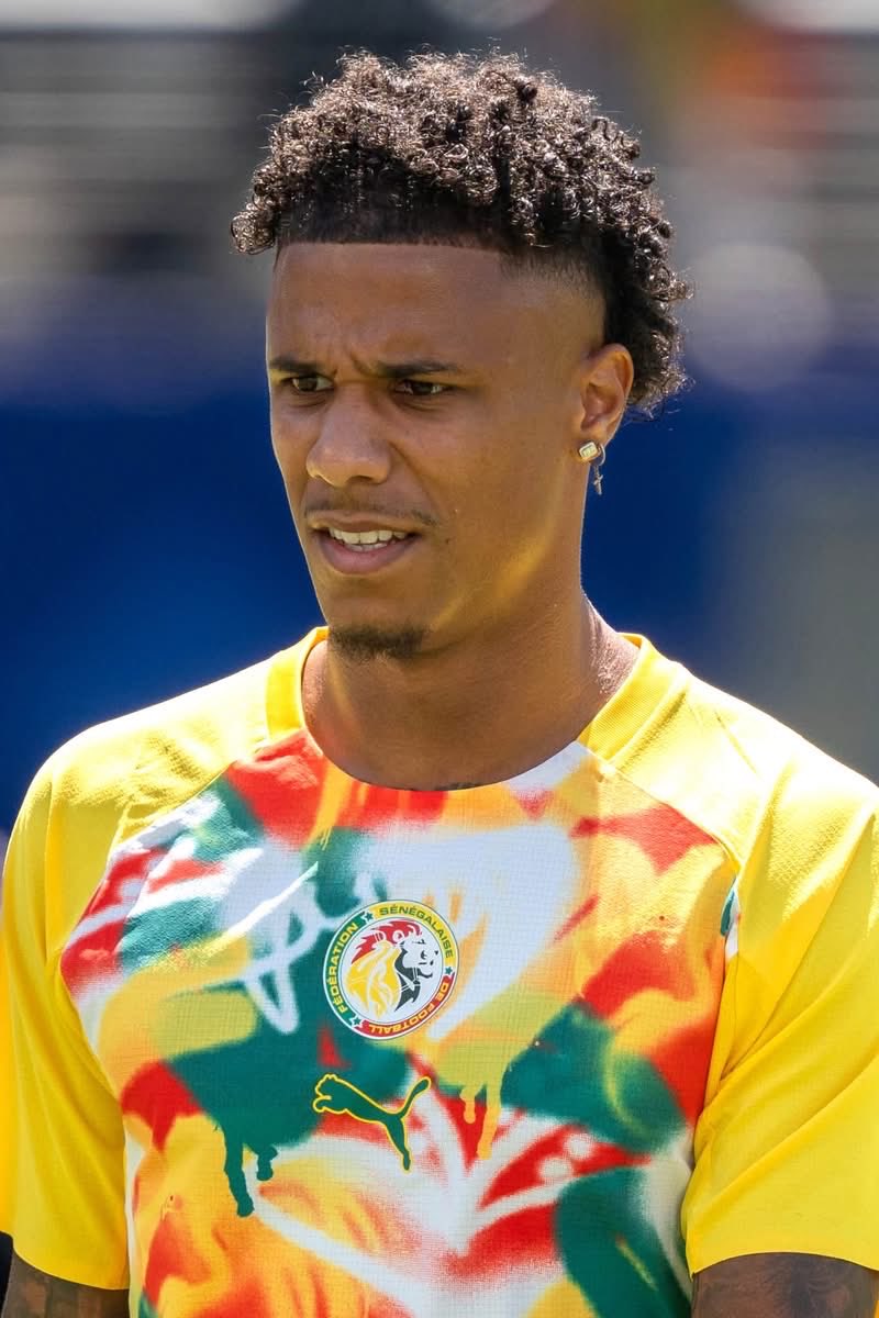 fatima_sylla_'s tweet photo. Bonjour à tous,
Je tenais à rétablir quelques vérités après le soubresaut et les confusions nés des propos et des réponses du coach Vieira aujourd’hui, en conférence de presse d’avant-match à Marseille, au sujet de la retraite internationale de Jakobs.
https://t.co/IvOTP4jGBd https://t.co/APujhWxceZ