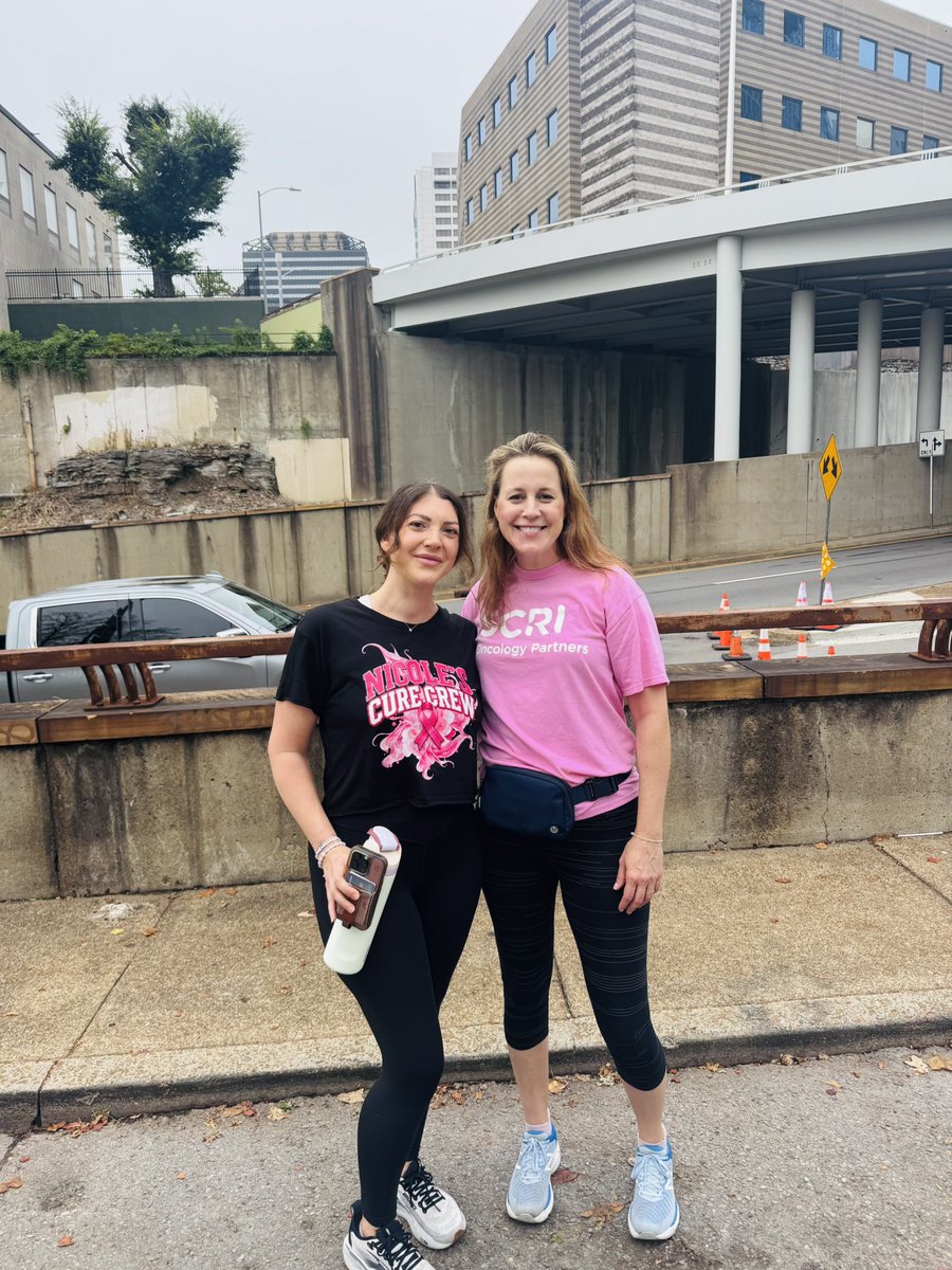 ErikaHamilton9's tweet photo. Special time for @SCRIOncology this morning at @SusanGKomen walk in #Nashville! 

So fun to be with our community and our patients! We love 💗 them! https://t.co/H5EUbWAZXP