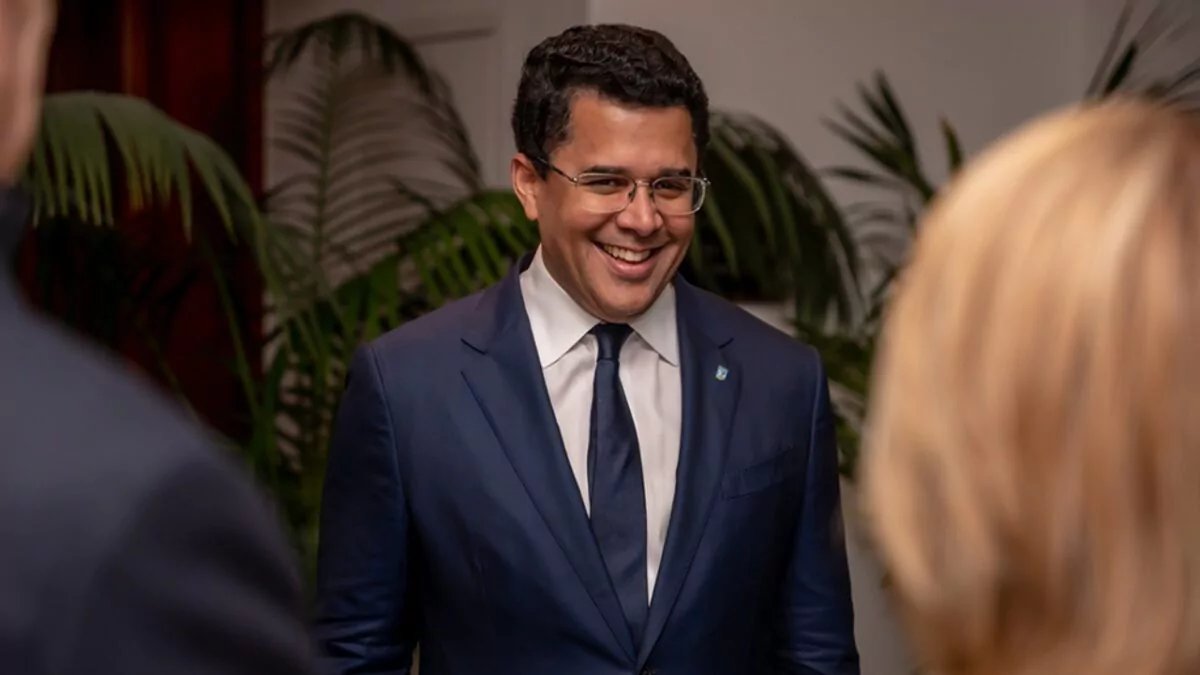 SIN24Horas's tweet photo. David Collado: “Quiero salir mirando a mi hija a los ojos y no sentir vergüenza” #NoticiasSIN 

Detalles en: https://t.co/9TiFpxDOPd https://t.co/ME8vzOslV3