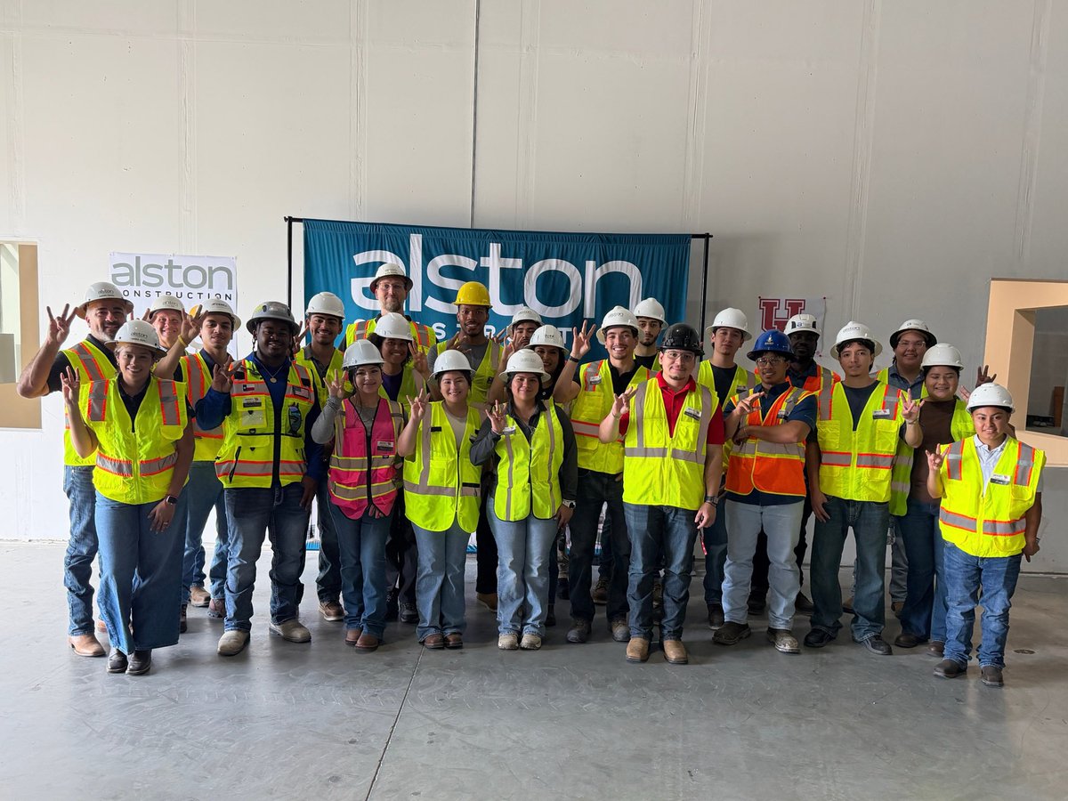 alstonconstruct's tweet photo. @UHouston students on-site! 🦺

Our Texas team hosted over 20 students for a job walk at our H Mart project in Houston, TX. The project includes automation and cold storage, and the students saw firsthand how a freezer and cooler facility is built. #BuildTX #GoCoogs https://t.co/ujBfnIOguj