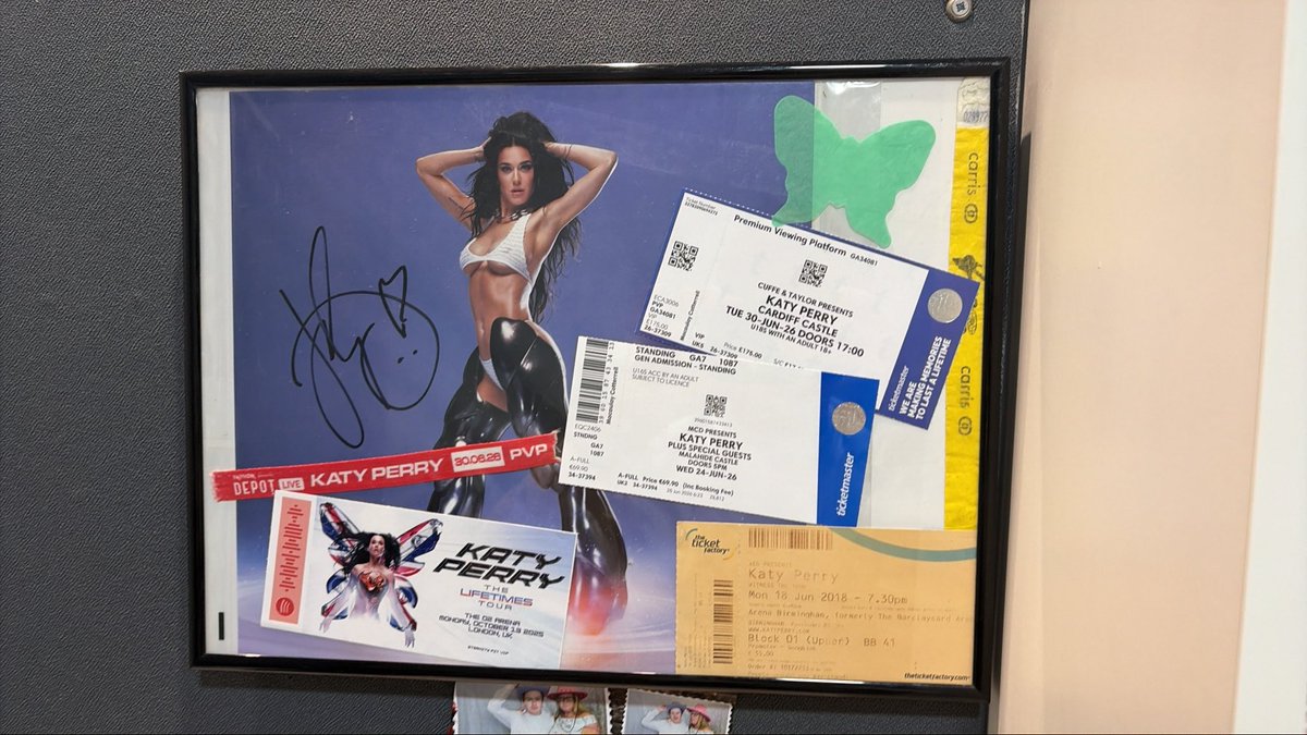 katycatmac's tweet photo. New additions to my flat this year 😭 right next to the mandatory Katy shelf too!! 

Thank you to the diva that sold the insert &amp; a couple vinyls to me on Vinted if you ever see this ILY! 

- I still need to frame my signed 143 CD too damn 😭 https://t.co/z8NIDgUsPx