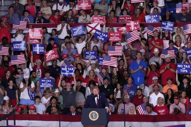 SD73660's tweet photo. At a midterm campaign rally in Mobile, Alabama, President Trump energized the audience by stating, “America does not belong to those who hate it. America belongs to the people who love it.”

https://t.co/fq3CUBvq7r https://t.co/p6hPJLjJOG