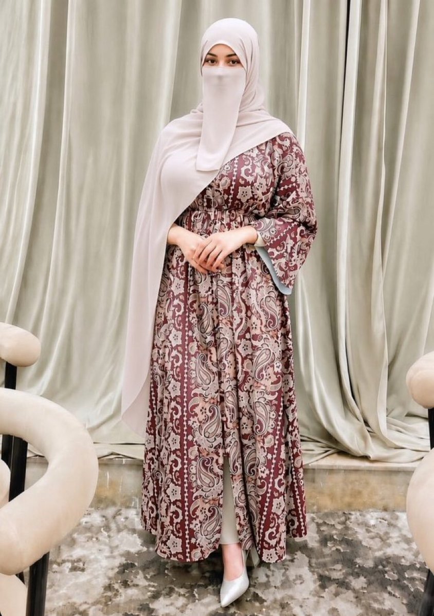 AlimaLayla's tweet photo. Saheli ke Ghar Gai thi Lekin mene hijab nai chora chahe Kisi ko bura lage to lagne ho. Mein hijab nai chorongi inshallah https://t.co/NVXiiEBIHK
