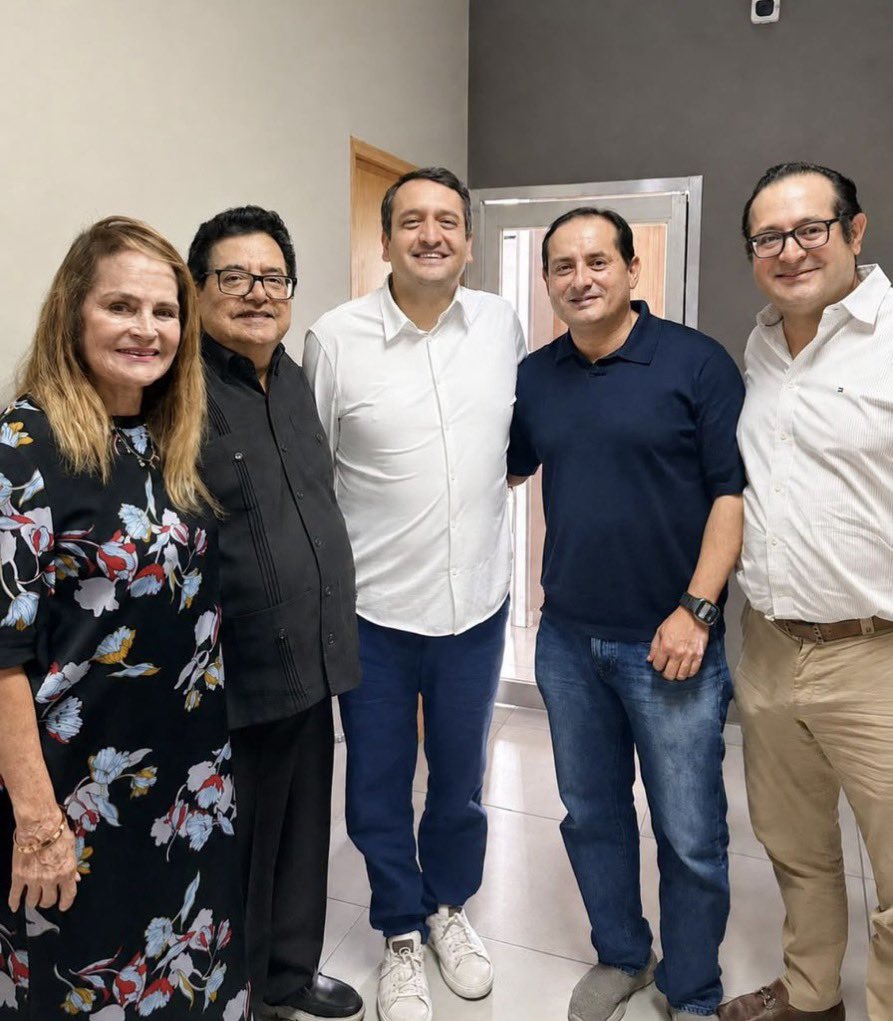 jorgegogdl's tweet photo. La mamá del Chapucero @NachoRgz Ignacio Rodríguez Ceballos, Ana Lilia Ceballos Trujeque se registra para ser diputada federal de Morena en Tabasco. https://t.co/7ZeAKXLKC2