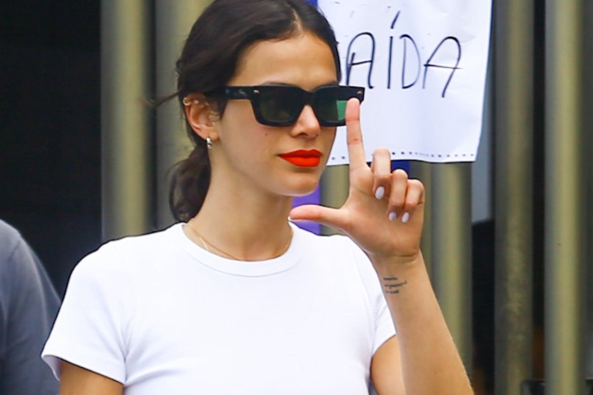 eualinecastro's tweet photo. Bruna Marquezine avisou que amanhã tem 
#Eleições2026 https://t.co/8tzcnK7KYq