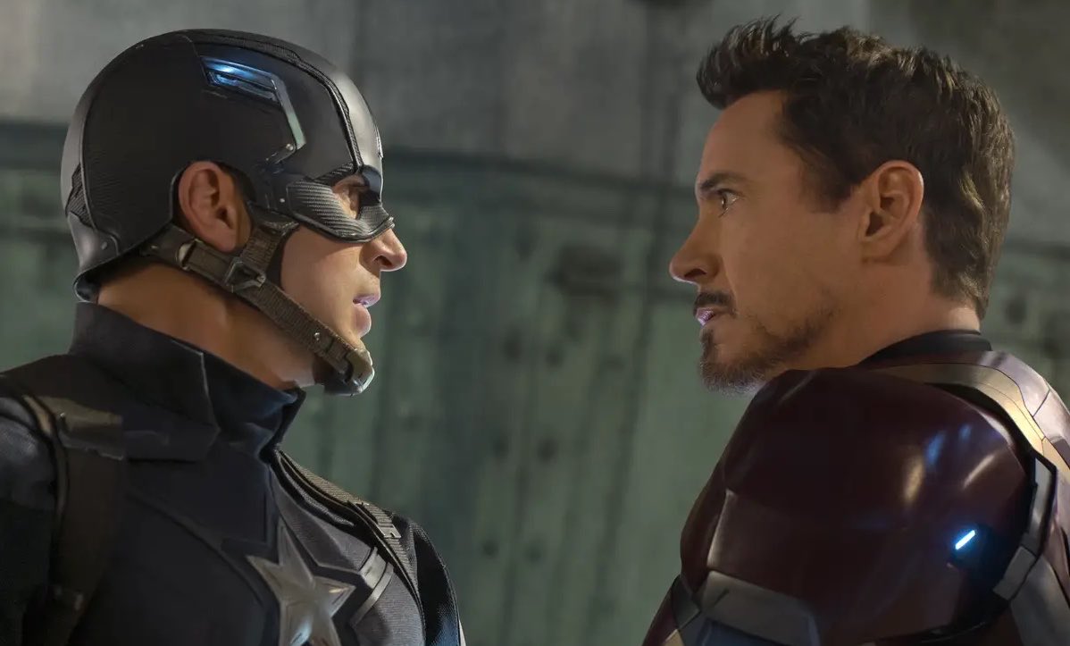 geekhane's tweet photo. Iron Man ve Captain America’nın kişilikleri ve inançları birbirinden tamamen farklıydı. Ancak yıllar boyunca birlikte savaşmaları, aralarında gerçek ve güçlü bir bağ oluşmasını sağladı.
Tartıştılar, anlaşmazlıklar yaşadılar ve zaman zaman karşı karşıya geldiler. 

Fakat en önemli anlarda her zaman birbirlerinin yanında savaştılar. Dostlukları, Avengers içindeki en güçlü ilişkilerden birine dönüştü.