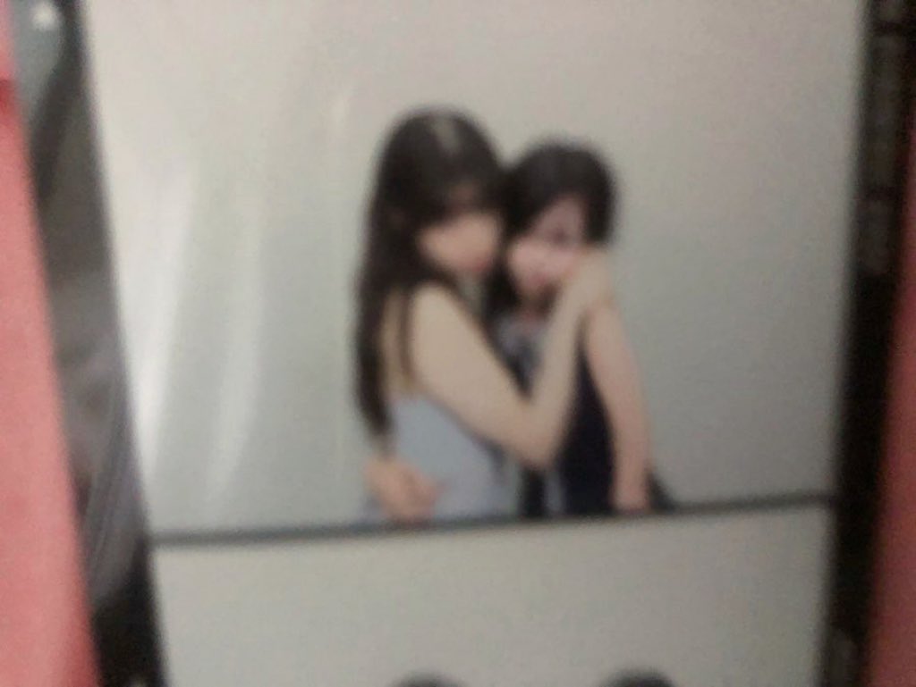 Mipqqed's tweet photo. 오늘 소코 언니랑 3년만에 처음 만나서 놀았는데 너무 재밌었어요! 맛있는 밥 먹고 좋은 시간 보냈어요 밥도 카페도 언니가 다 사서 미안한데,, 다음에는 더 좋은 걸로 갚아야지 🥲🤍 아 제 옷이 젖어서 언니 집에 갔는데 언니가 밀크티 만들어 줬어요 정말 상냥하고 예쁜 언니.. https://t.co/JsN9Mwwxdp