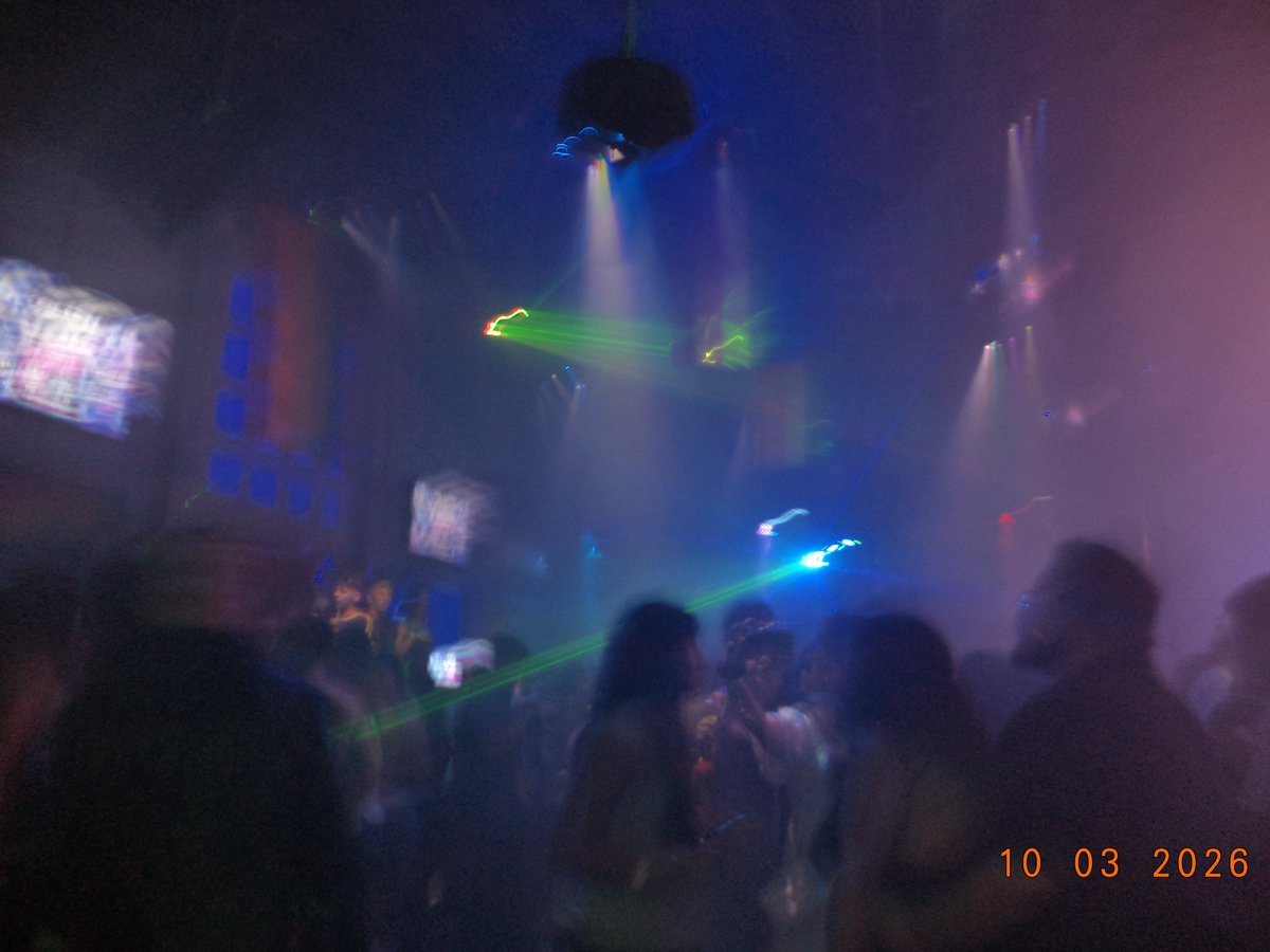 3435nds's tweet photo. Girl that party was too loud last night.... https://t.co/Yw7341ohpj