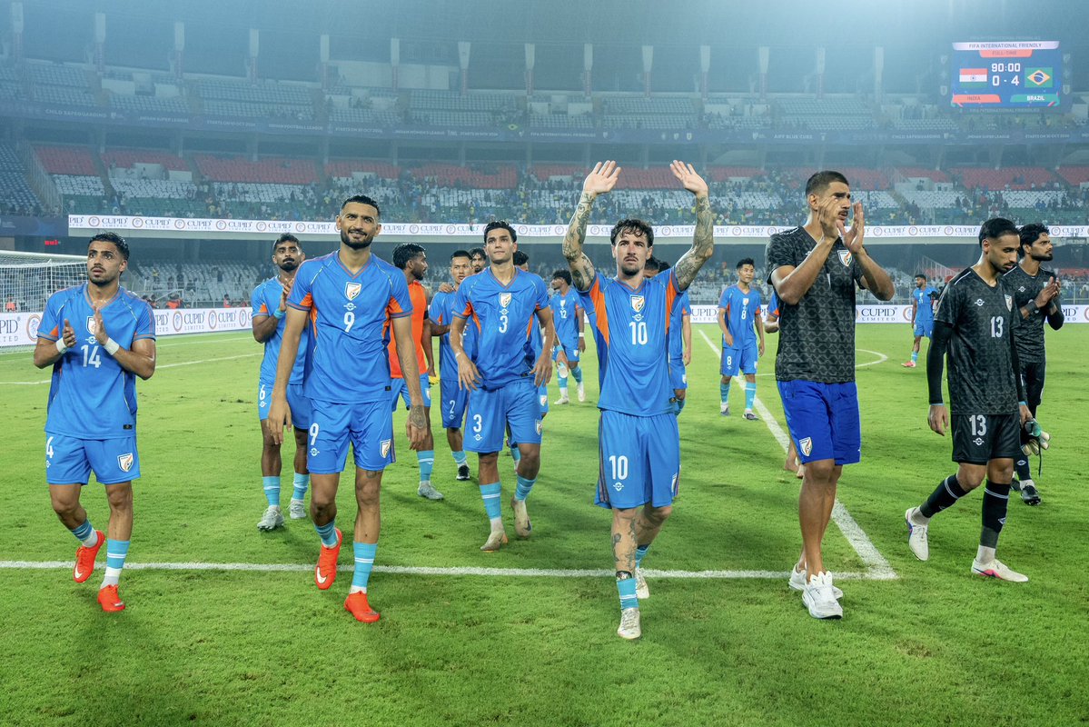 IndianFootball's tweet photo. Kolkata, we felt your support all night. Thank you. 🇮🇳

#INDBRA #BlueTigers #IndianFootball https://t.co/1JSTYKJRps