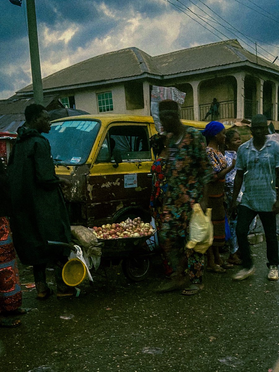 AdeyemiAde99940's tweet photo. Everyday life, everyday people https://t.co/IgATjltHqf