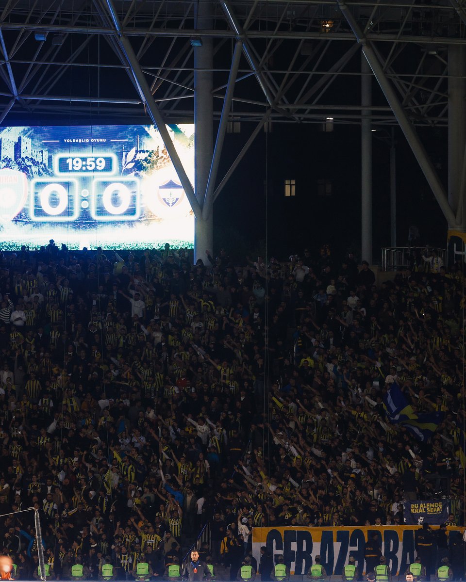 Fenerbahce's tweet photo. 📸 Turan Tovuz maçından fotoğraflar. https://t.co/J3yrycd5Zf