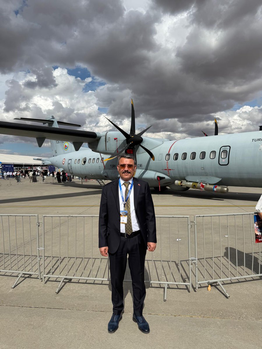 HsnozcoskunMHP's tweet photo. İl Yönetim Kurulu üyelerimizle birlikte Şanlıurfa’da düzenlenen TEKNOFEST etkinliğine katıldık. 

@MHPDYARBAK7n @MHP_Bilgi @dbdevletbahceli https://t.co/cZssbcXXSI