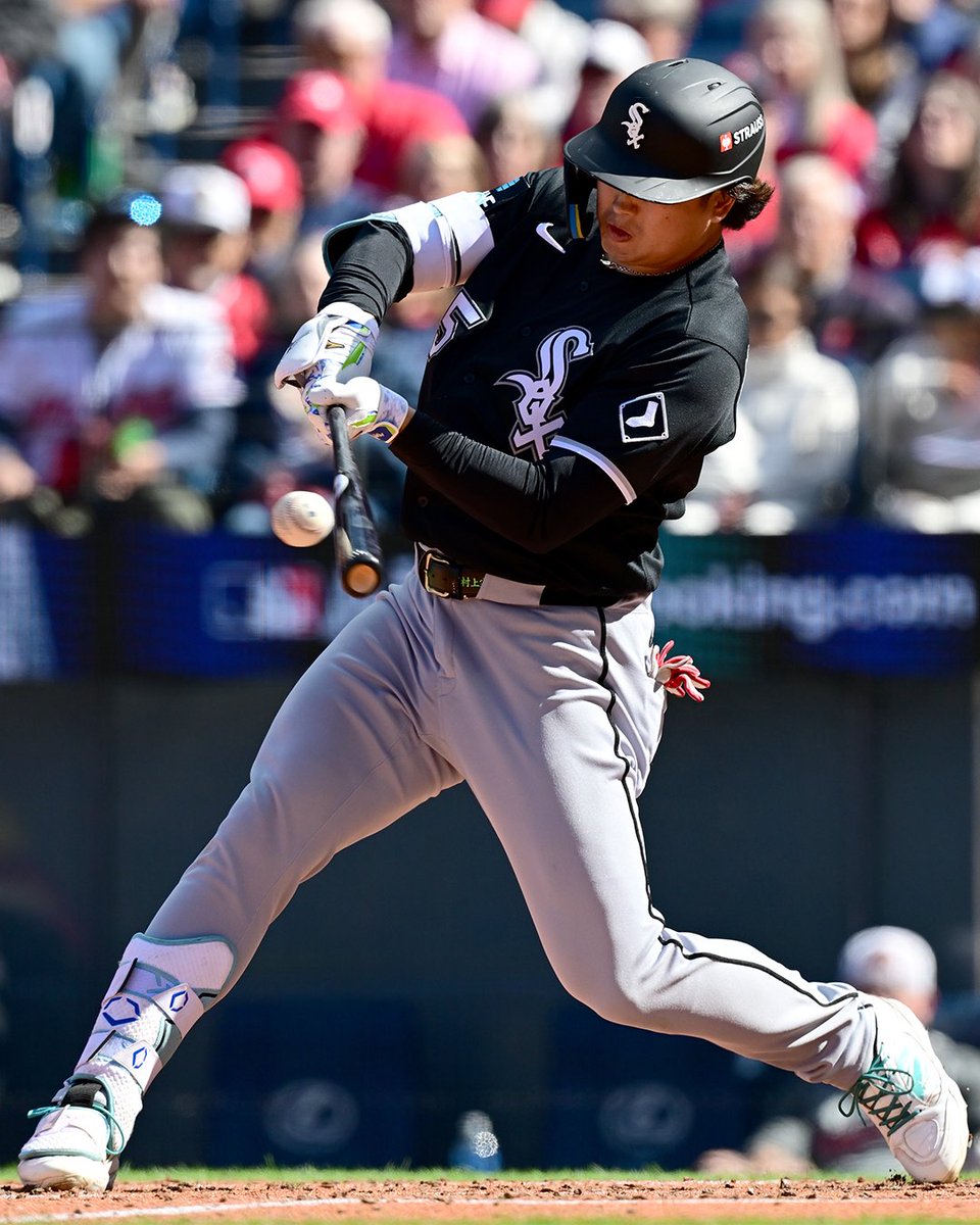 MLB's tweet photo. The evolution of a Munetaka Murakami Postseason homer 😤 https://t.co/ATnY7SHLsS