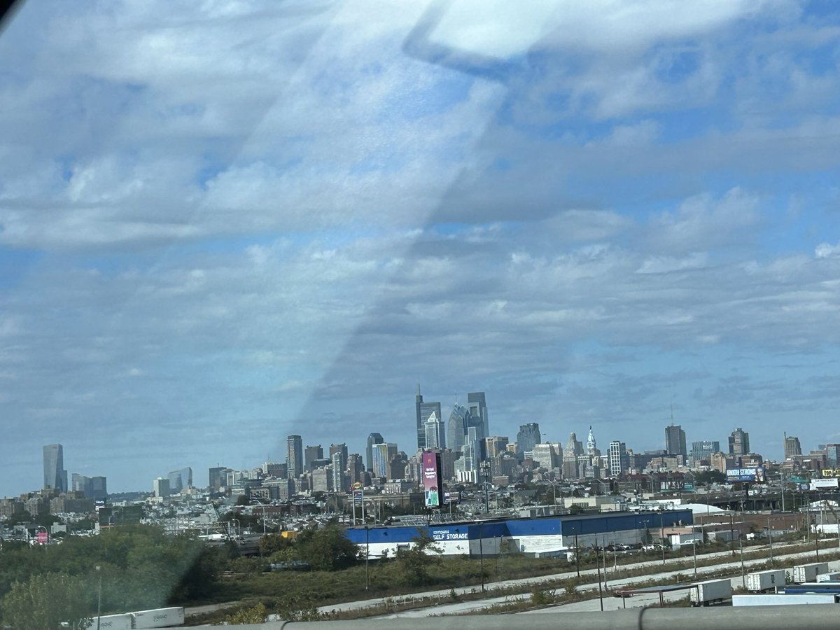 ConservativeGG3's tweet photo. The Philly skyline takes my breath away EVERY TIME!!!! 😍🖤
#CityOfBrotherlyLove #PhillyPhilly #LetsGoFlyers https://t.co/3Qbu4Mo9rD