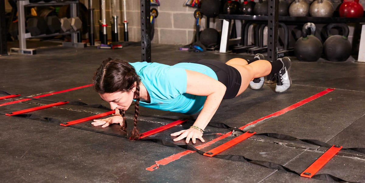 FitnessHacks101's tweet photo. How to Do a Push-Up the Right Way to Build a Strong Upper Body 💪 Master your form, boost your strength, and see real results! Ready to level up your push-up game? Check out the full guide: https://t.co/8Ve50womn9 

#pushups #upperbodyworkout #strengthtraining #bodyweightworkout #homeworkout #fitness #workout #exercise #fitfam #motivation #getfit #wellness #training #noexcuses #transformation #healthylifestyle #workoutchallenge #FitnessHacks101