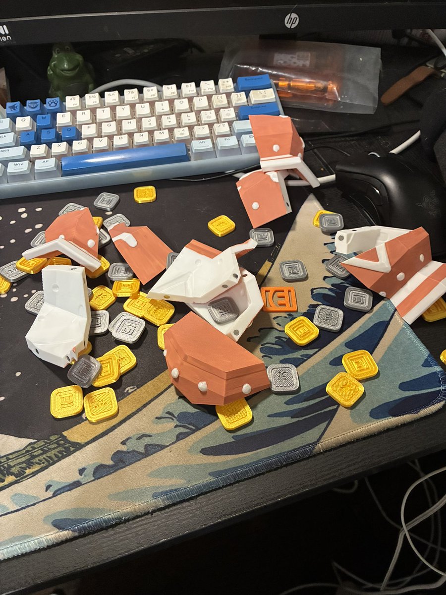 Sk0lVR's tweet photo. Before and after #recroom shutdown https://t.co/aN37Bloxkl