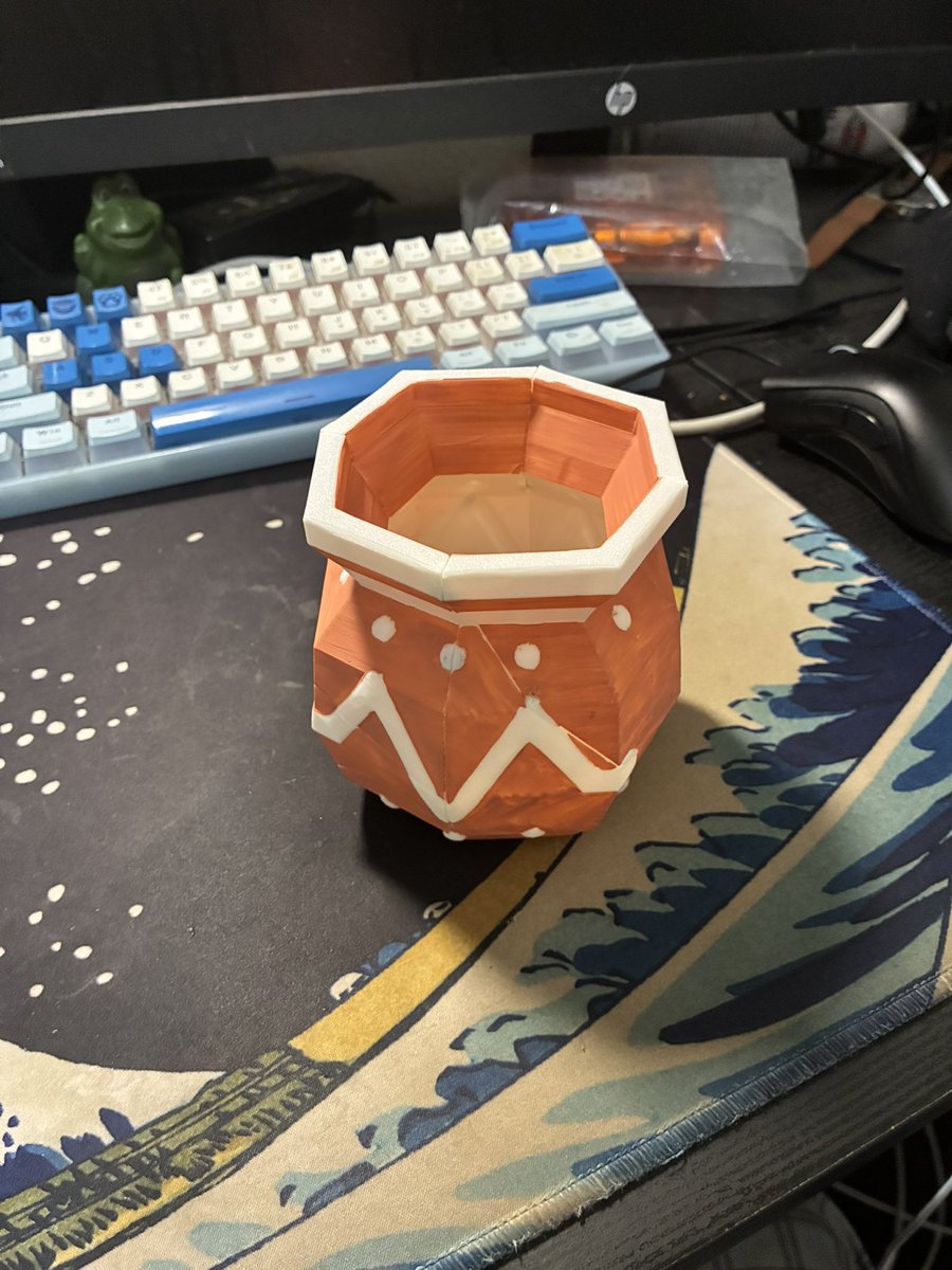 Sk0lVR's tweet photo. Before and after #recroom shutdown https://t.co/aN37Bloxkl