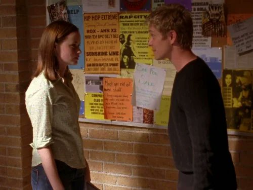 _lymans's tweet photo. logan huntzberger and rory gilmore say hello. https://t.co/XakHdX0tyj
