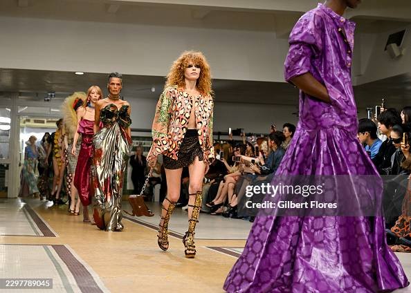 ginn233's tweet photo. #natashalyonne #viviennewestwood #parisfashionweek2026 #hotaf π₯ β€οΈ https://t.co/emYORQydXn