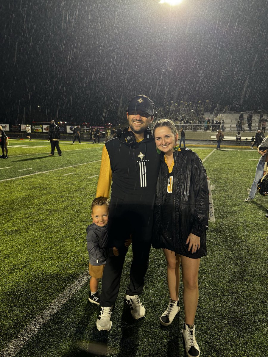 Coach_Smith_1's tweet photo. 6-0
On to the next!

G.U.T.S

FYI: I despise rain games, but I enjoyed this one. Go Trojans! https://t.co/XlR1gDjx8B