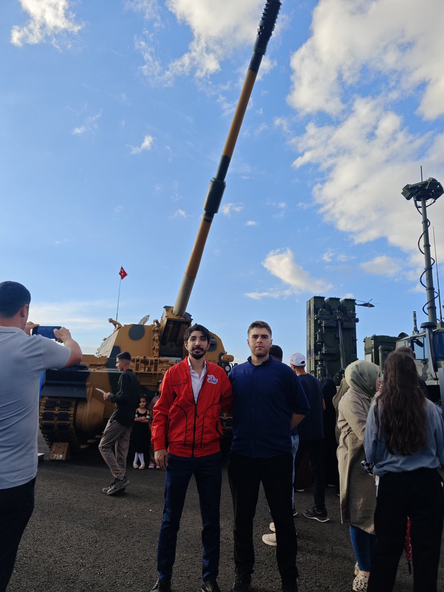 MuhsinDurmaz47's tweet photo. Tarih Şanlıurfa’da başladı, teknoloji Şanlıurfa’da yükseliyor! 🇹🇷

israil semalarında uçacak, düşmana karşı caydırıcılığımızı daha da güçlendirecek millî savunma sanayimizin birbirinden kıymetli ürünlerini yakından görmek bizler için ayrı bir gurur ve mutluluk kaynağı oldu...

#TeknofestGüneydoğu 🚀