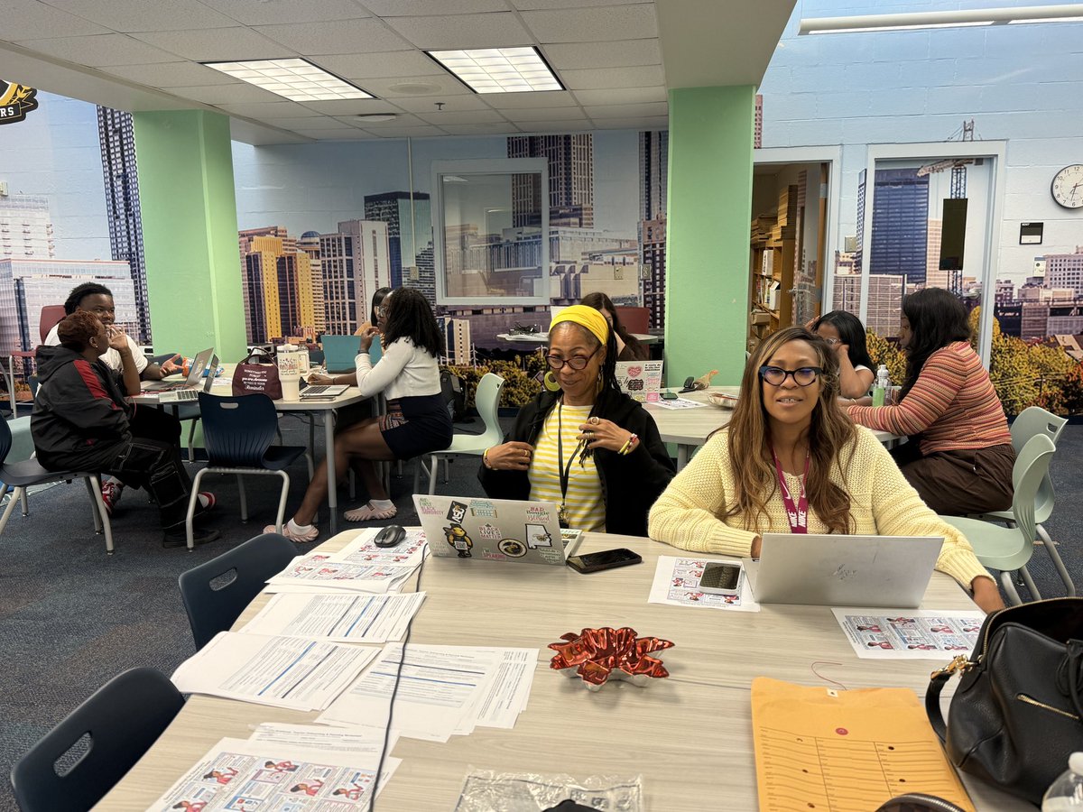 APSITTonya's tweet photo. PL Spotlight ✨@apsLongms 
#GeminiNotebook + intentional integration = #EdTechOnPurpose! 🚀💻
The goal? Teachers gained new skills, strategies, and created student tasks they can put into practice instantly! 🔥
#UndeniableImpact 
@APSInstructTech 
@apsitnatasha https://t.co/BCm9nksKLt