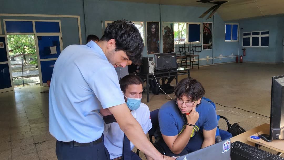CubaMES's tweet photo. 💻 #Hoy inició la competencia #ICPC en Camagüey.

🇨🇺 🤝 Participan estudiantes de la UC, dos equipos del IPVCE Máximo Gómez, 1 estudiante de la @universidad_uci incorporado a recibir la docencia en esta institución. ¡Éxitos a todos! 👍

ℹ️📷 @uc_camaguey
#ICPC #UniversidadCubana https://t.co/ztm8JtytUR