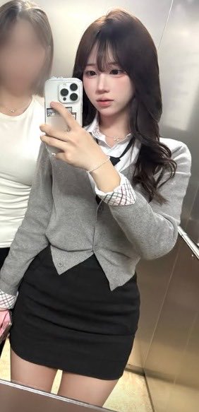 Hjhj488's tweet photo. 10 ㅎㄷㅈ @thals200903 
#지인 #지인박제 https://t.co/wylRgUrQp3