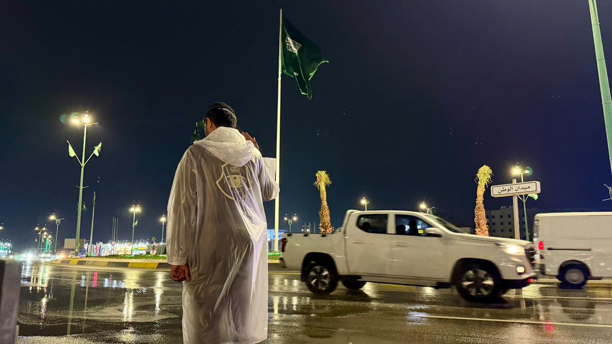 eMoroor's tweet photo. جهود ⁧#المرور_السعودي⁩ بمنطقة جازان أثناء هطول الأمطار. https://t.co/tKkBlbIZM3