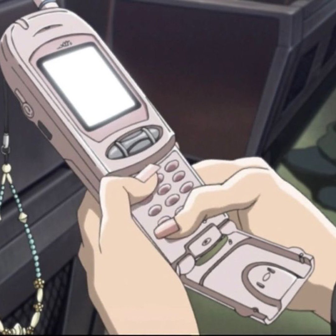 thepinkernet's tweet photo. nana komatsu | hachi's phone from nana (2006) https://t.co/TGAE7B2l13