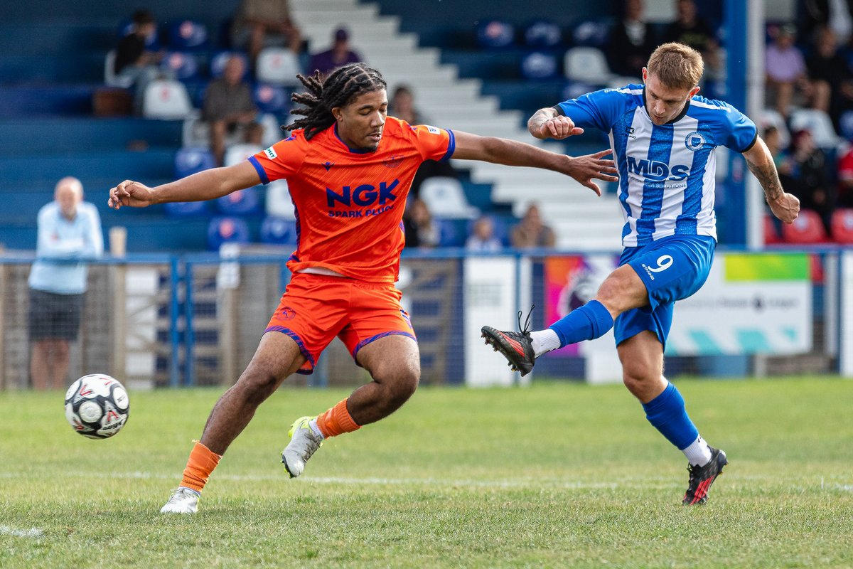 HHTFC's tweet photo. @LukasJones97 with the first half hattrick and @harryshooman with a second half strike to make it 4-0 against @Midhurst_FC in the SCFL.
#HHTFC https://t.co/TXsFu2M1nZ