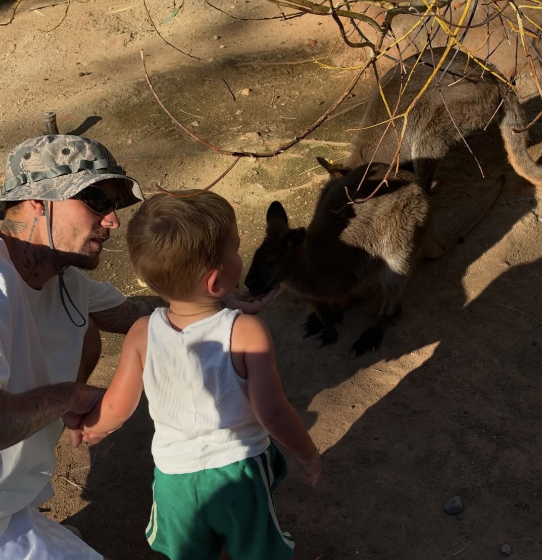 Cassiohubml's tweet photo. The Bieber family, stealing our hearts again. 🤍 https://t.co/C6PKNYUO3p