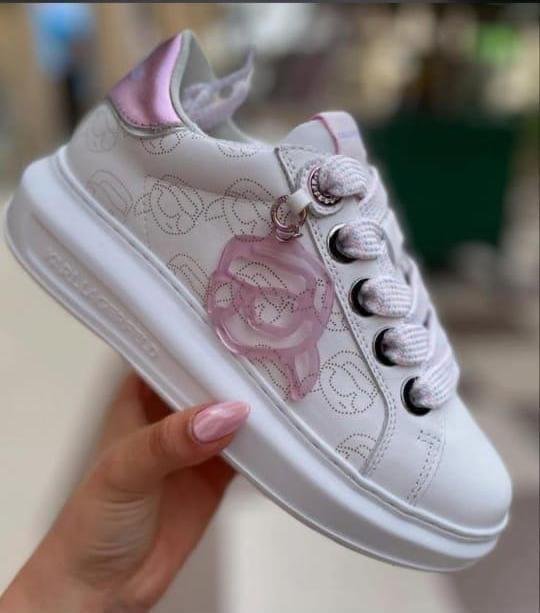 SneakersTshirts's tweet photo. Let me plug you https://t.co/XpqSveSR71 https://t.co/9FuSj3M45d