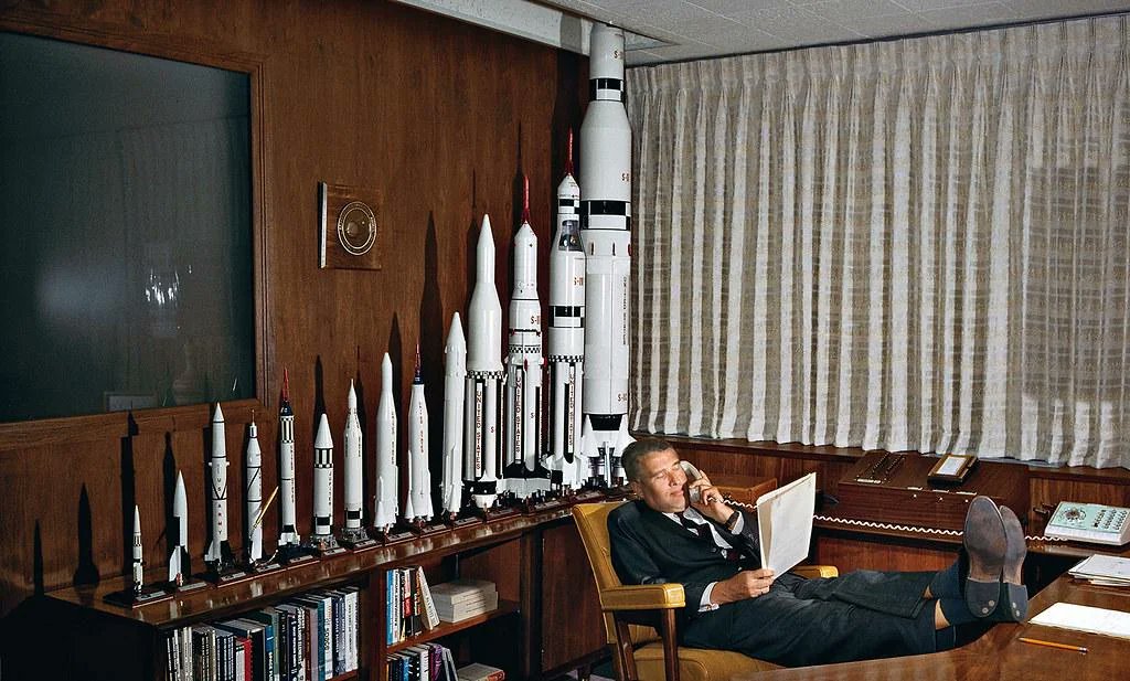 SciFiArchives's tweet photo. Wernher von Braun, director of NASA's Marchall Space Flight Center, at his office in Huntsville, Alabama 1965. https://t.co/ij7BCPD2tj