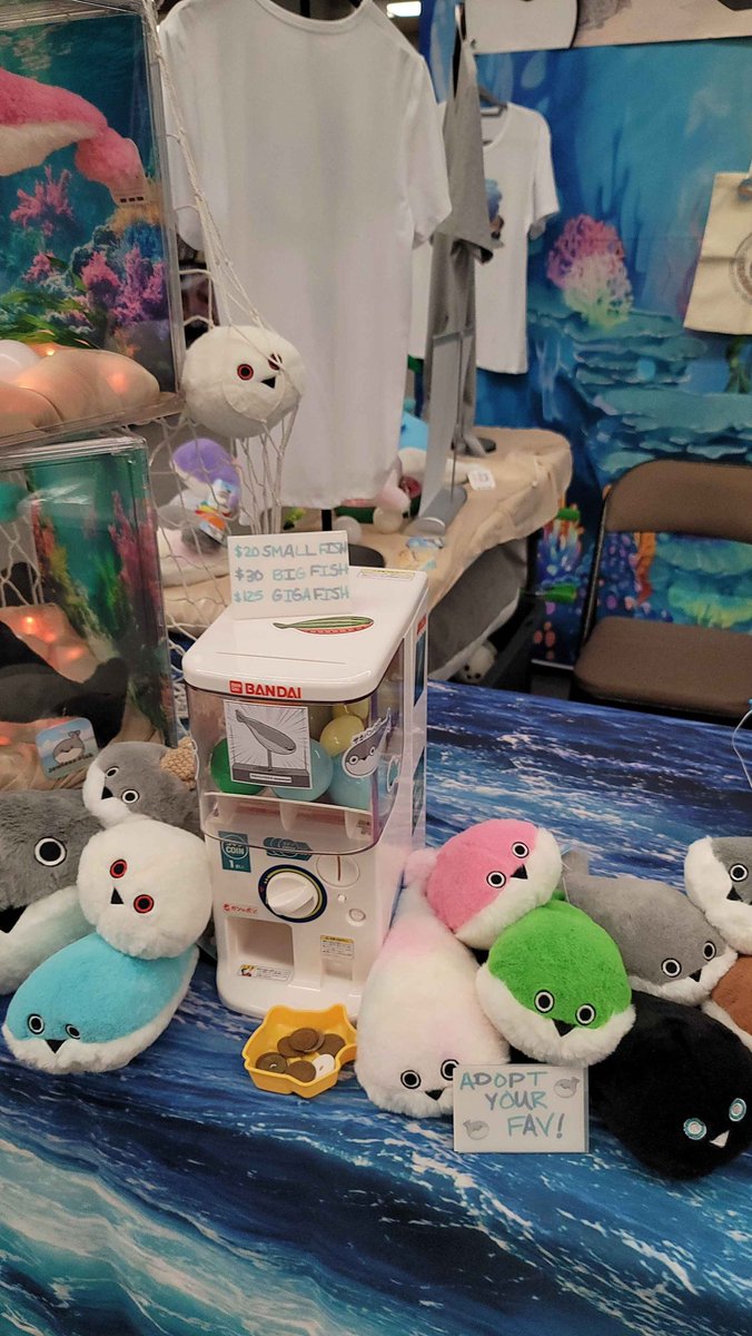jawless_fish's tweet photo. DAY 2 AT UwU CON!
The frembs are still having a blast! β€οΈ
Which Sacabambaspis would you adopt?
Come find us at Booth B108 if youβre at the con!
#UwUCon #Sacabambaspis #JawlessFish https://t.co/DY4uTKLG47