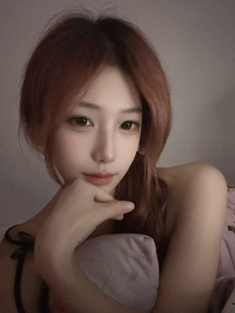 11Minjeone's tweet photo. #女大 https://t.co/Dq8h1jdfYx