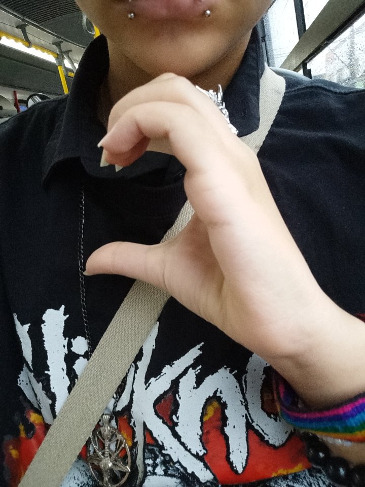freakymonn's tweet photo. eu ❤️ whisky https://t.co/FxRacorYsy