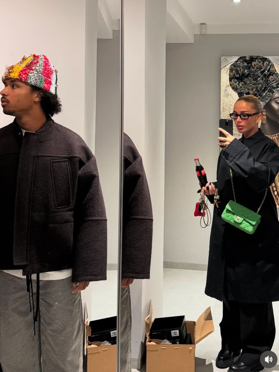 NoteSphere's tweet photo. Karim Adeyemi has the flyest family. https://t.co/Q3gjJL6WYX