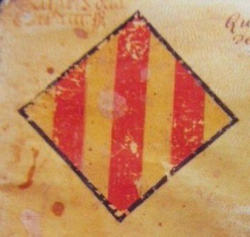 joallorc's tweet photo. A l’antic Regne de València, es representava el senyal reial sense importar el nombre de pals.

Quan la identitat s’accepta col·lectivament, els pobles avancen. Per això hi ha qui els frena amb dissenys i colors com a maniobra de distracció.

🛡️1397 (2 pals); 1466 (3); 1564 (5) https://t.co/CFzyIuxV8P